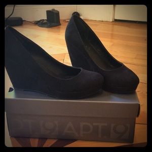 Black wedge dress shoes